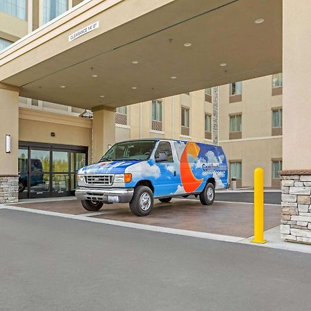 Comfort Suites Burlington Near I-5 Экстерьер фото