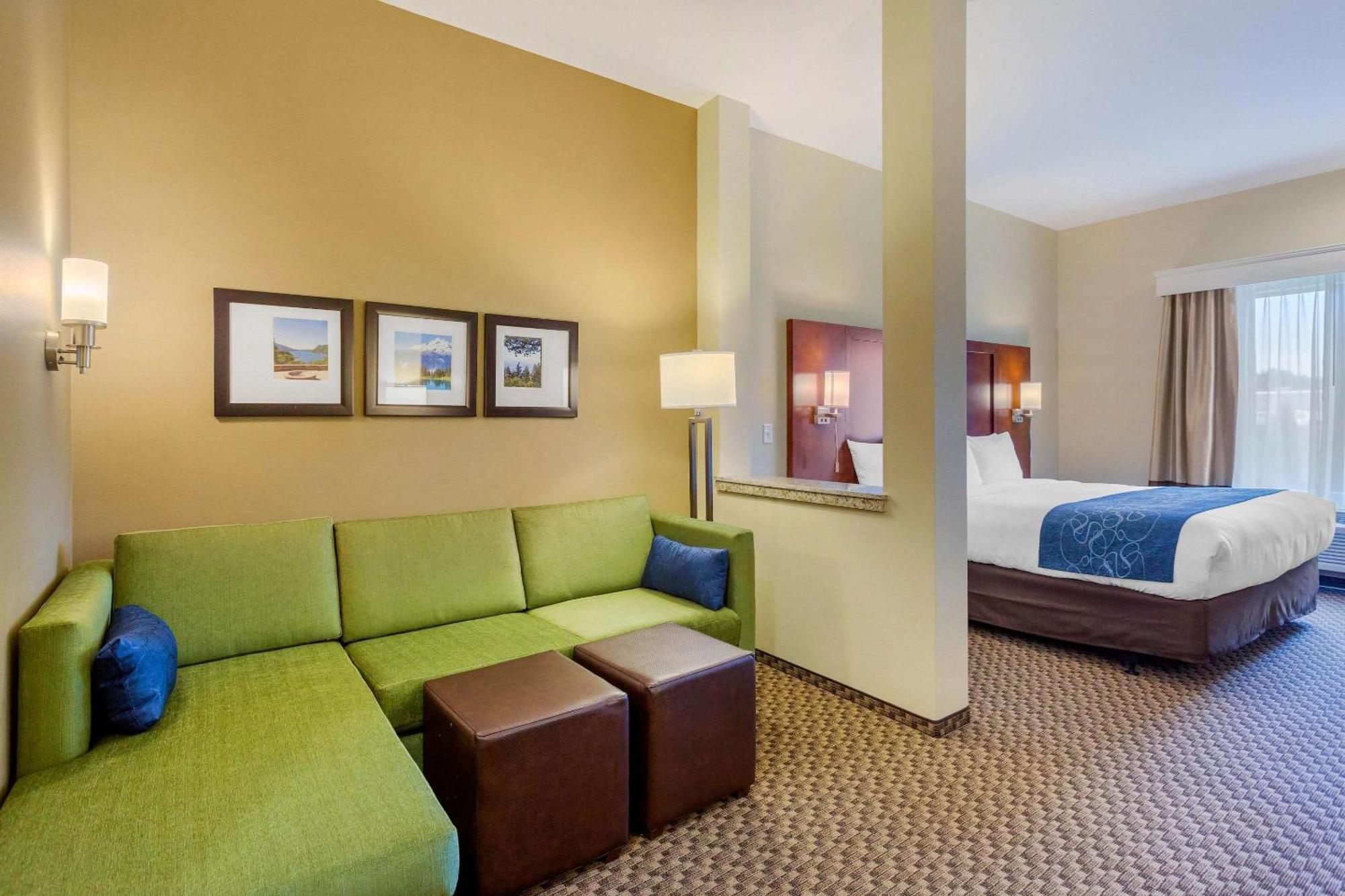 Comfort Suites Burlington Near I-5 Экстерьер фото
