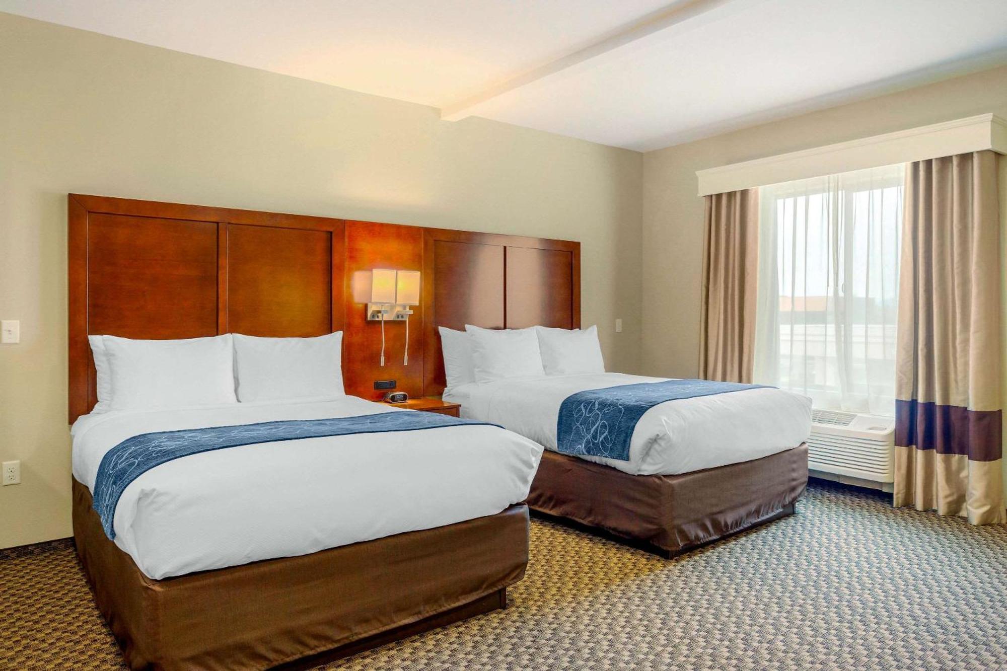 Comfort Suites Burlington Near I-5 Экстерьер фото