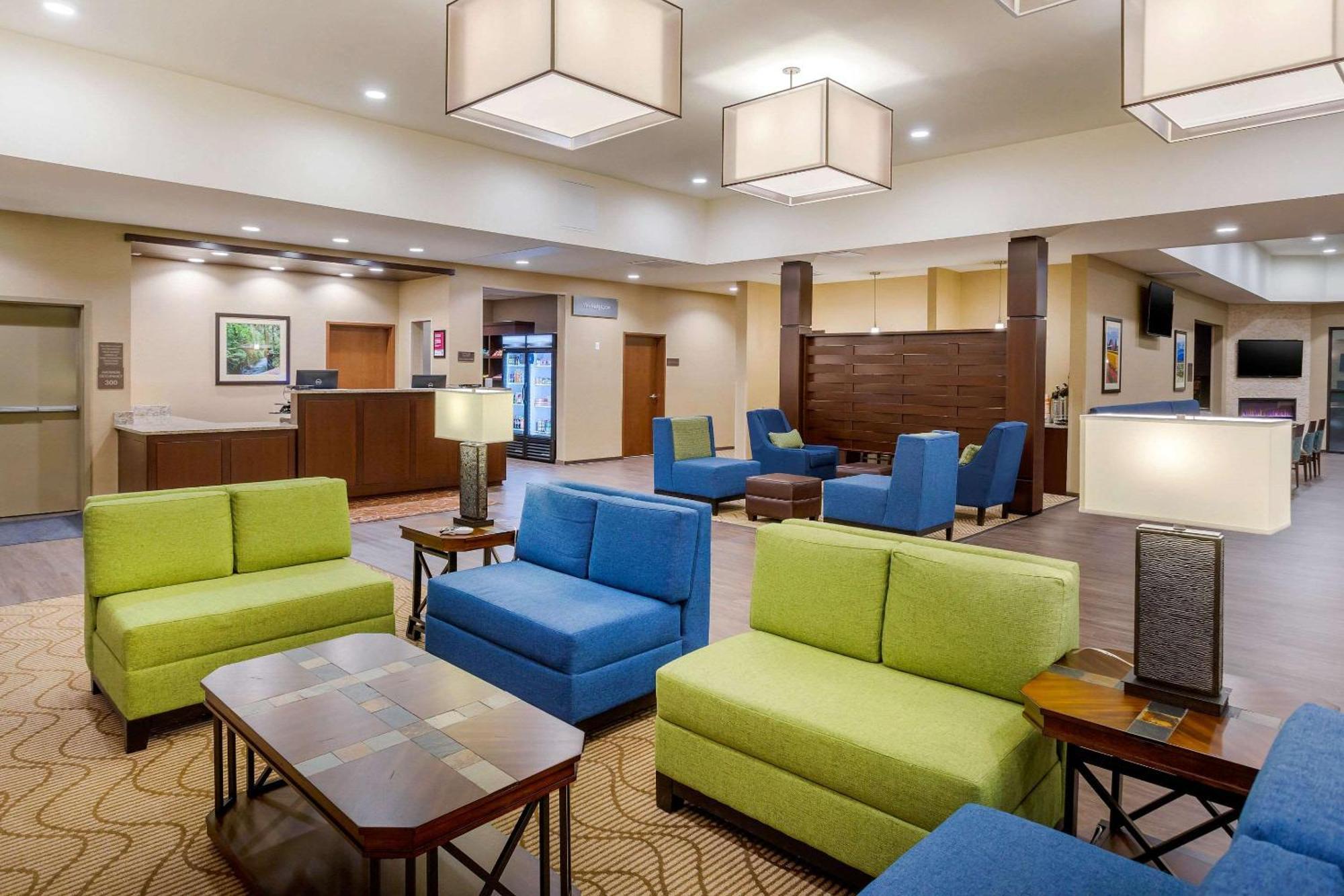 Comfort Suites Burlington Near I-5 Экстерьер фото