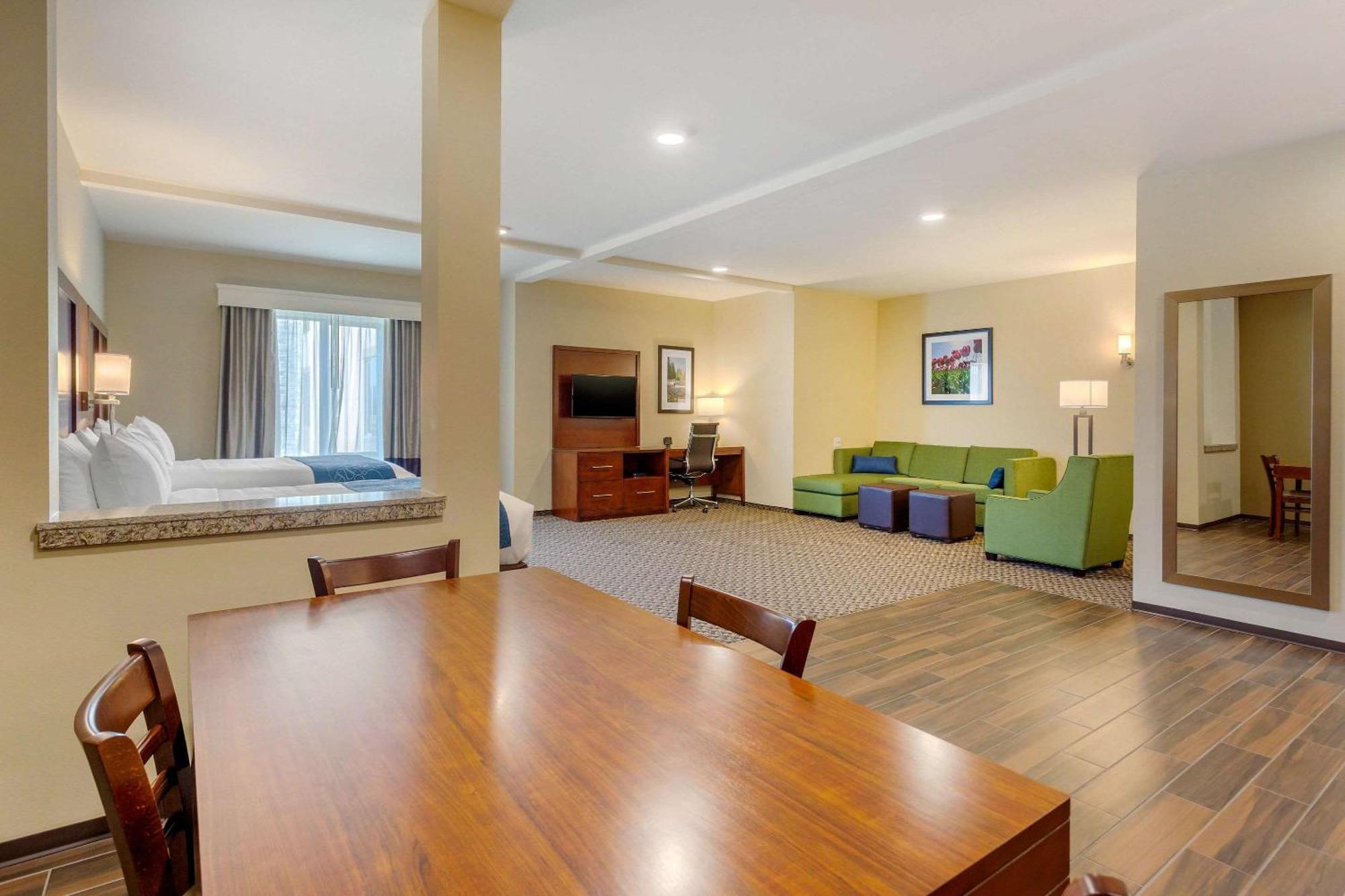 Comfort Suites Burlington Near I-5 Экстерьер фото